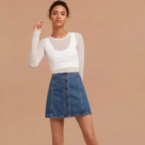 Aritzia Wilfred Free Ahrens Blue Demin Jean Button
Front Mini Skirt, Size 2 - Picture 2 of 14